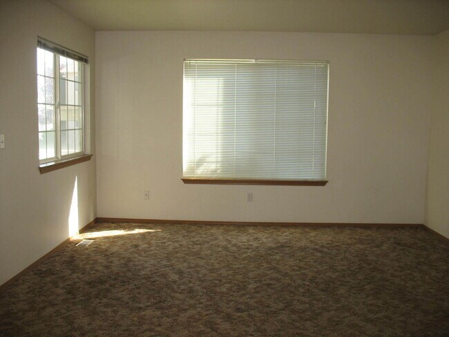 Building Photo - 2bed, 1bath, 950 Sq.ft. apartment - Mounta...