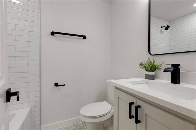 Building Photo - 1308 Magnolia Dr