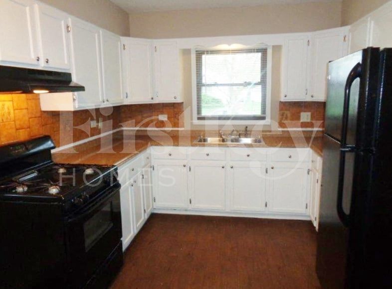 Building Photo - 2337 121st St