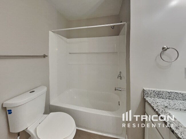 Building Photo - 1204 Poplar Ridge Rd