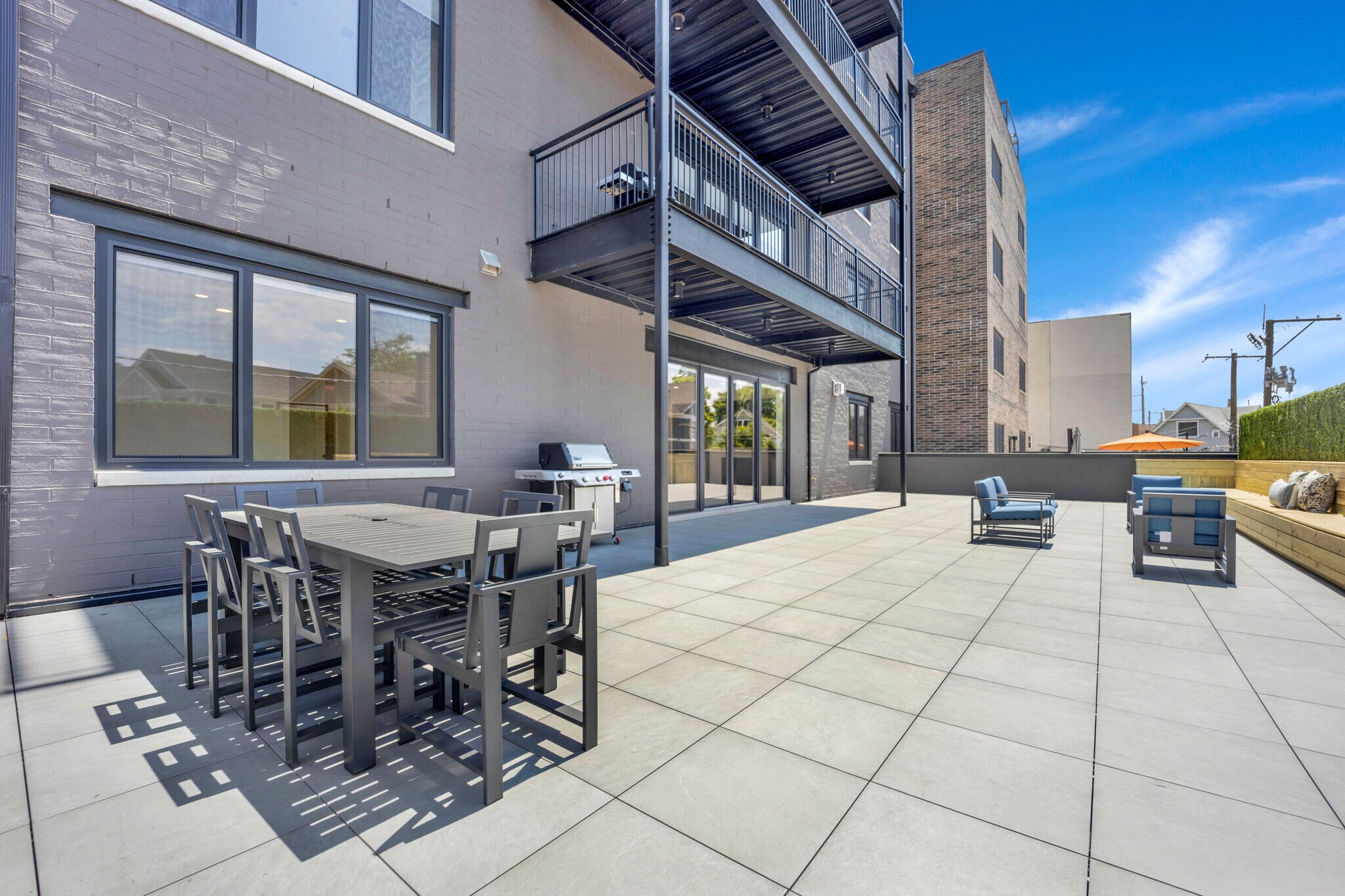 Building Photo - 4918 N Lincoln Ave