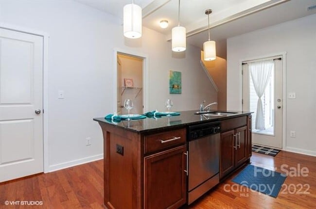 Building Photo - Bright 2BR 2.5BA Home w/ Granite + Huge Island • Loft in Fort Mill