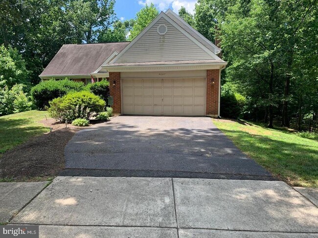 Building Photo - 9207 Beachway Ln