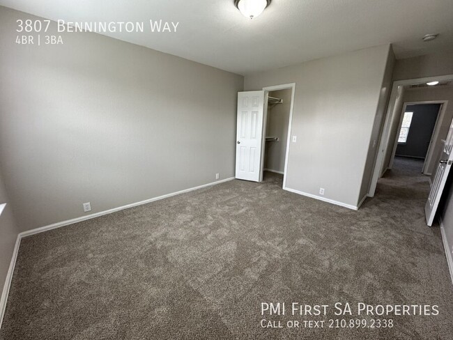 Building Photo - NEISD 4 bedroom and 2.5 bathroom available...