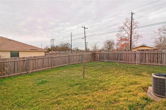 Building Photo - 1002 Drover's Cove