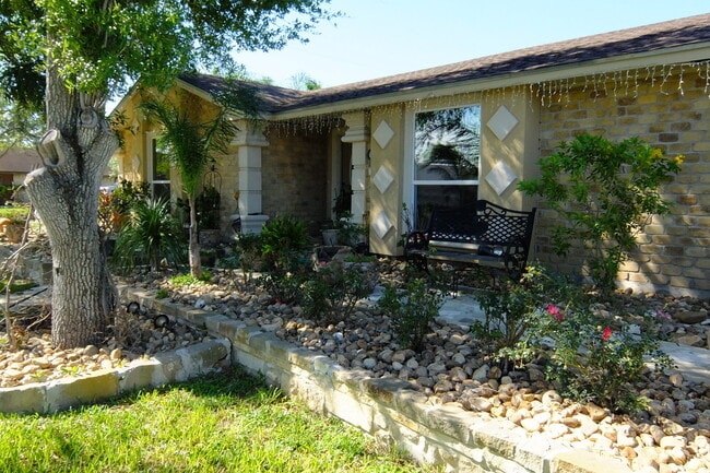 Building Photo - 10526 Sundown Dr
