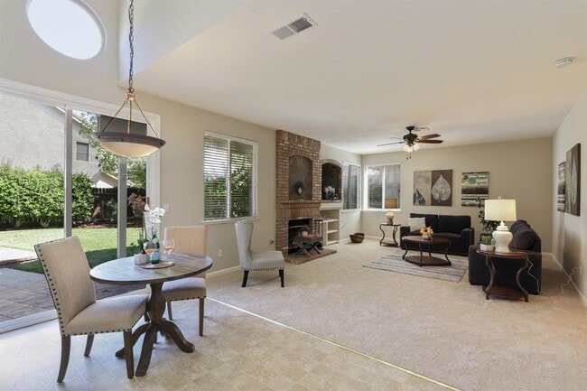 Building Photo - The home we have been looking For !