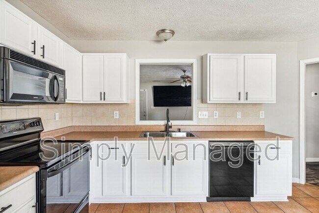 Building Photo - 2033 Ashton Rd