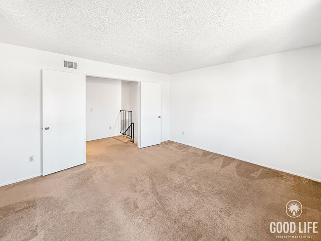 Building Photo - Modern 3BR/2.5BA Home with A/C and Attache...
