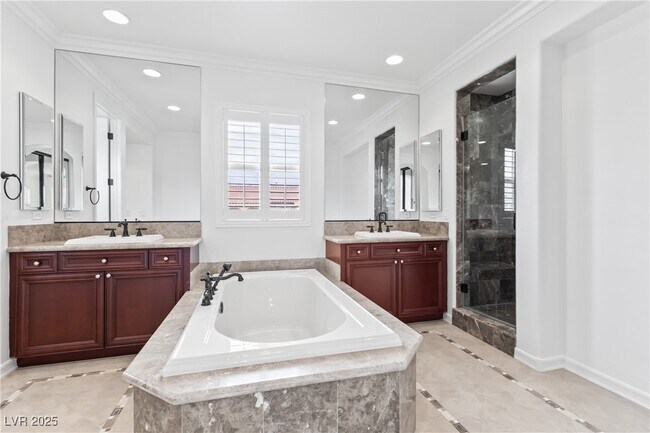 Building Photo - 58 Contrada Fiore Dr