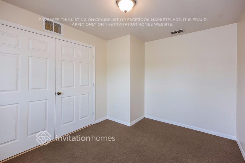 Building Photo - 2422 Joe Ave S