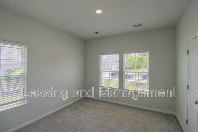 Building Photo - 150 Daniels Creek Cir