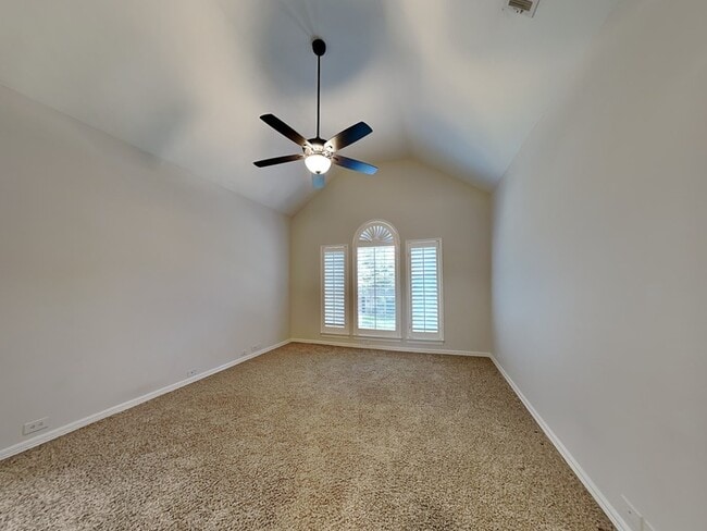 Building Photo - 1417 Tree Farm Dr