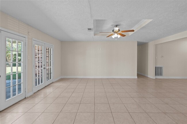 Building Photo - 5818 Silver Frst Dr