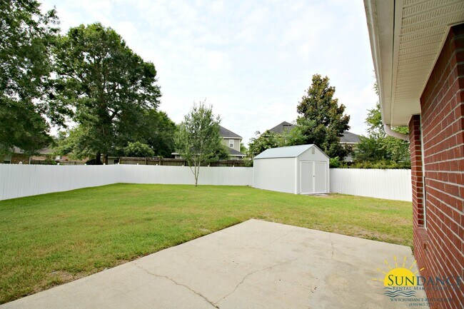Building Photo - Stunning 4 Bedroom Home in Niceville