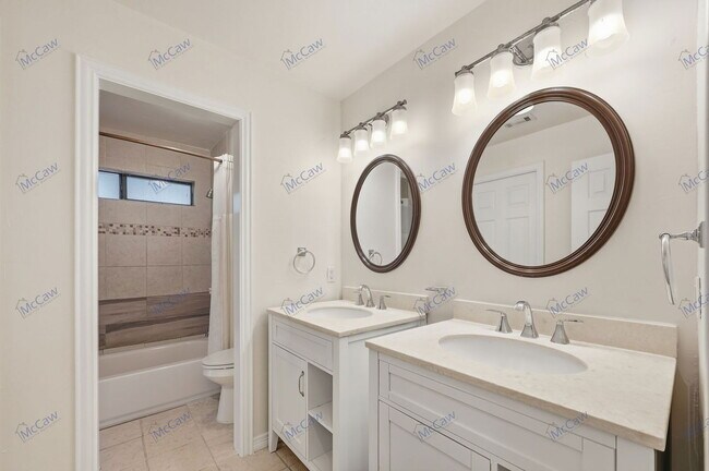 Building Photo - 622 Andover Ln