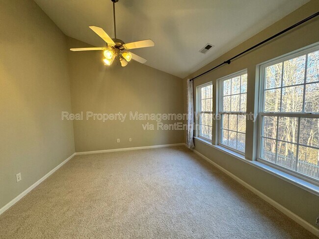 Building Photo - 1413 Crimson Creek Dr