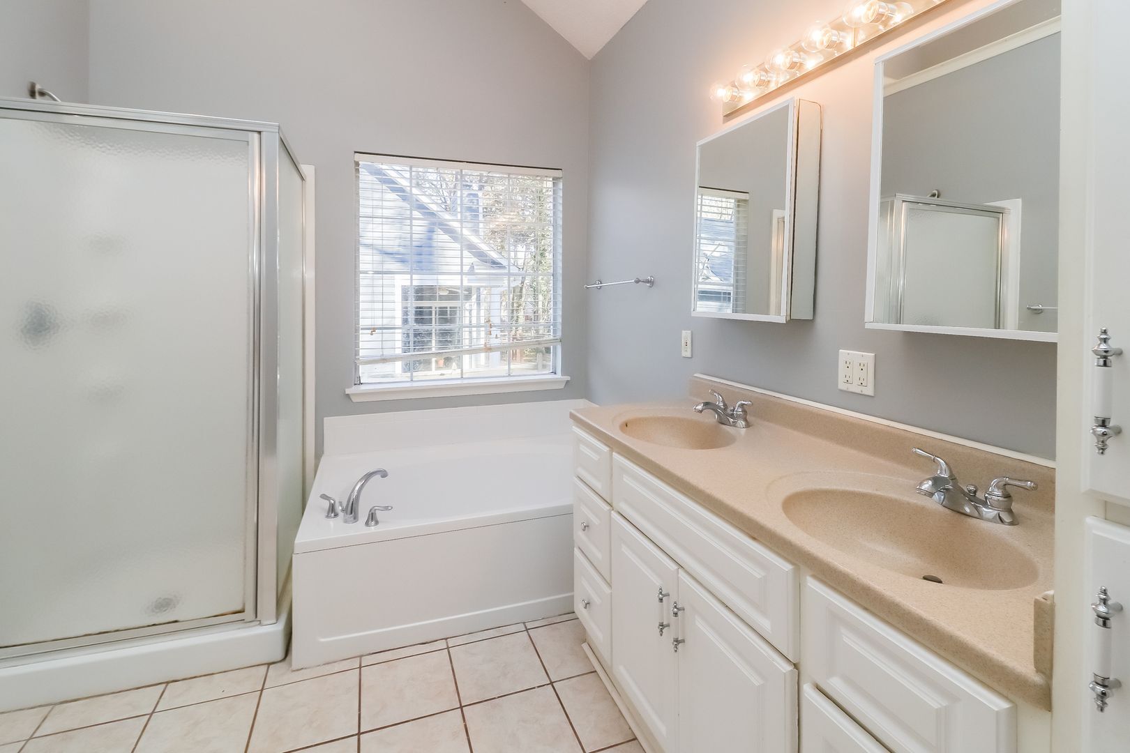 Building Photo - 3606 Briarthorne Dr