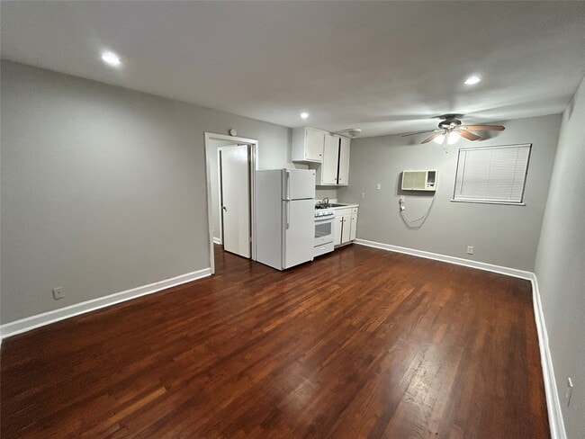 Building Photo - 4207 Mt Vernon St