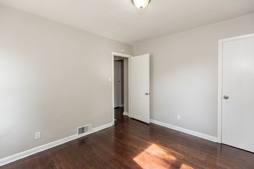 Building Photo - 320 Millman Dr