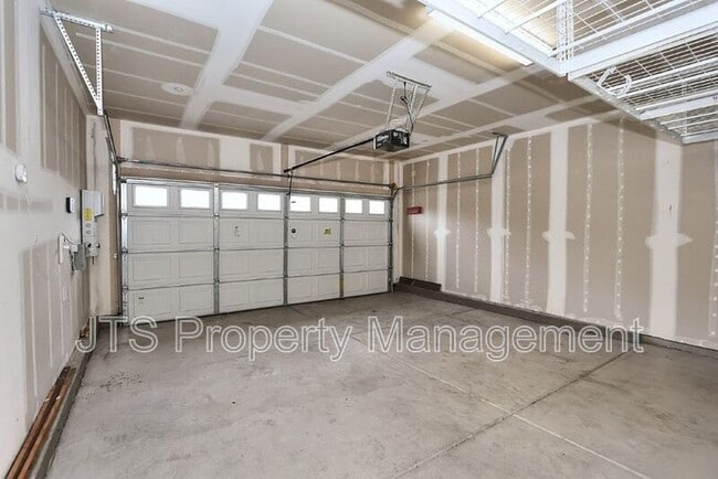 Building Photo - 4086 Pinoche Peak Way