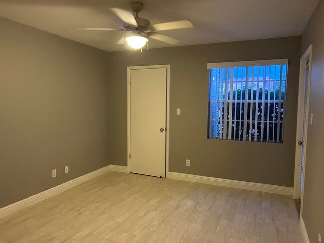 Building Photo - 1850 Charlesmont Dr