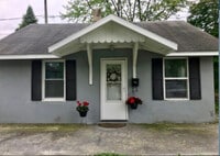 Building Photo - 321 SW Circle Dr
