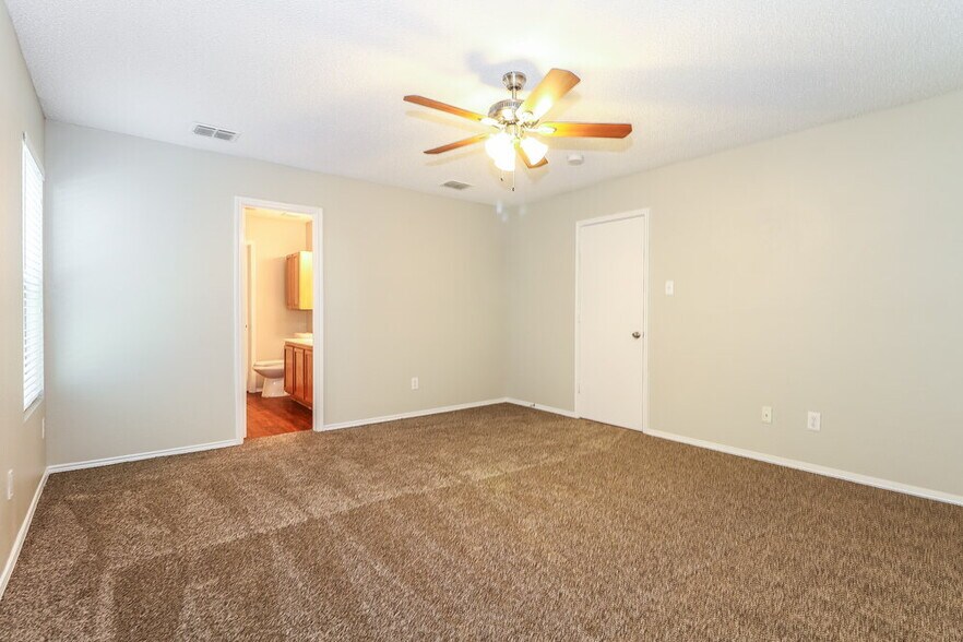 Building Photo - 2036 Navada Way