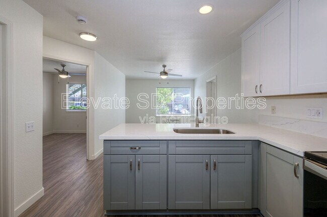 Building Photo - 9430 Winter Gdns Blvd