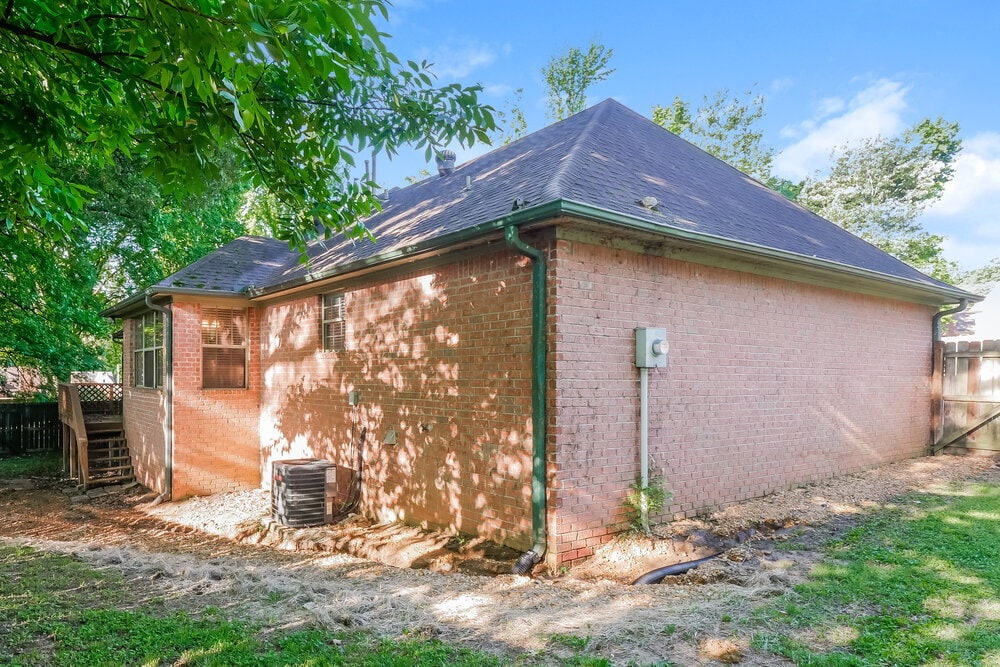 Building Photo - 6670 Tangleberry Cove