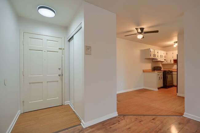 Building Photo - 4696 Tarryton Ct S