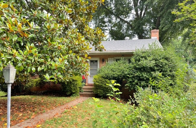 Building Photo - 1603 E Market St