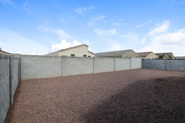 Building Photo - 7004 E Aerie Way