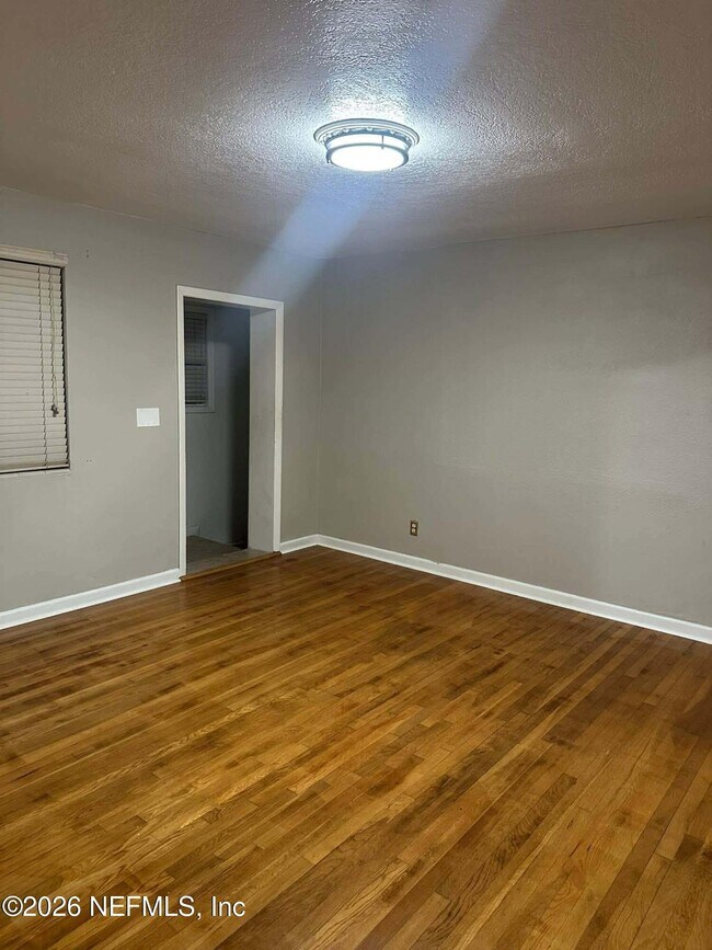 Building Photo - 1744 Debutante Dr