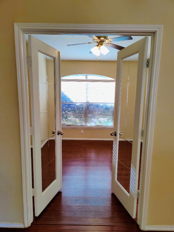 Building Photo - 823 Sugar Brook Dr