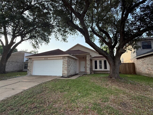 Building Photo - 8322 Sandy Glen Ln