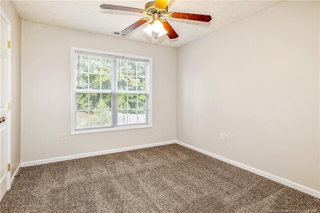Building Photo - 519 Abbottswood Dr