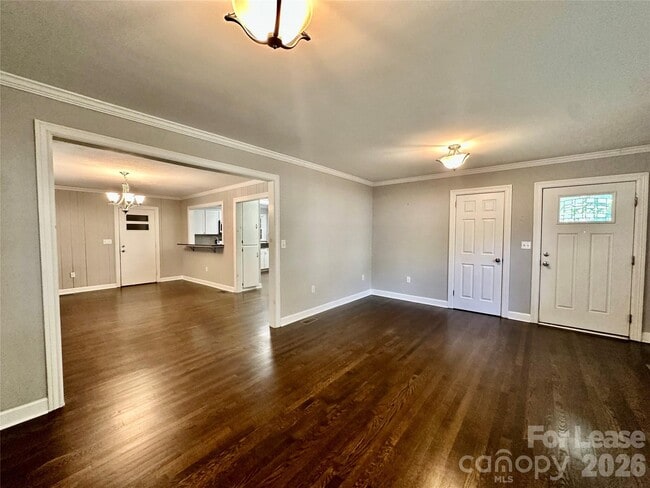 Building Photo - 710 Neil St