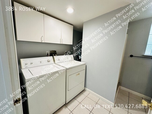 Building Photo - 3884 Rosey Way