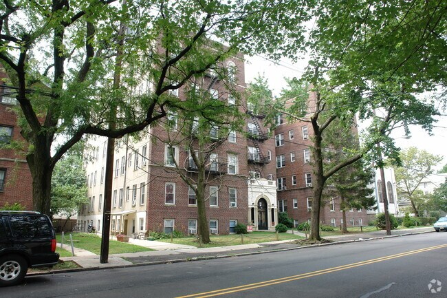 Building Photo - 836 Jersey Ave