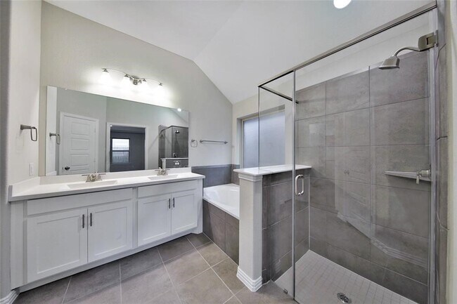 Building Photo - 24431 Piney Harbor Ln