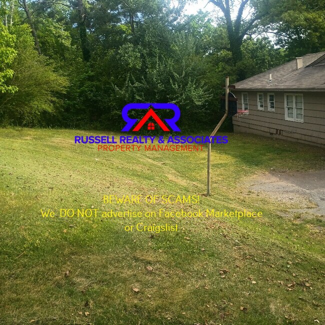Building Photo - SECTION 8 WELCOME- 4 BEDROOMS!