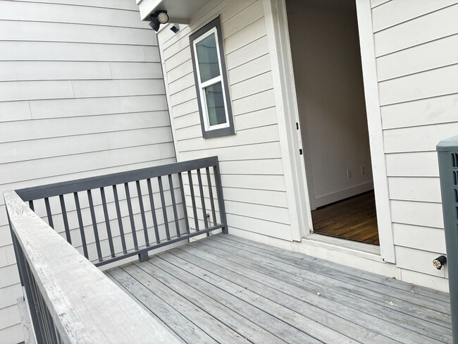 Building Photo - For Lease | 3 Bed, 3.5 Bath | 2,139 Sq Ft | Timber Heights Village |