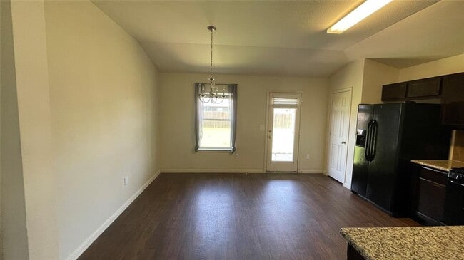 Building Photo - 307 Camellia Dr