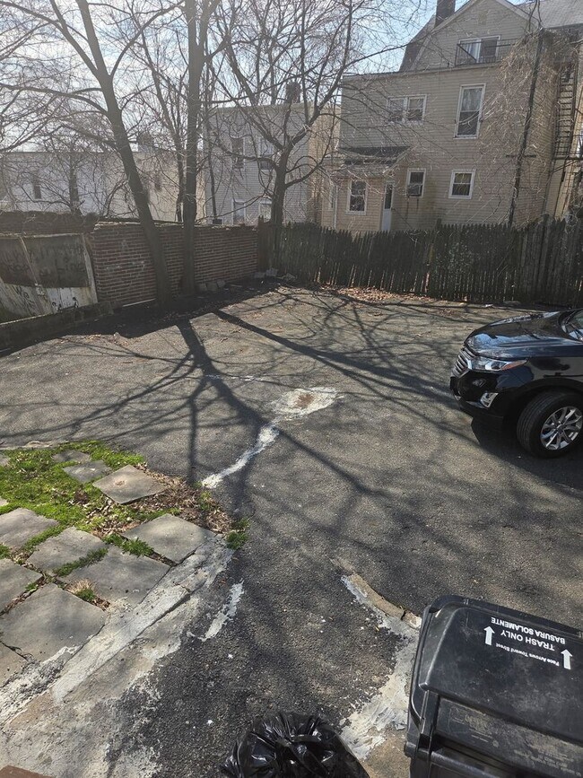 Building Photo - 20-22 Rockland Ter