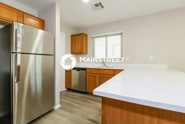 Building Photo - 5 Bedroom Pet-Friendly Home in El Mirage, AZ with Main Street Renewal