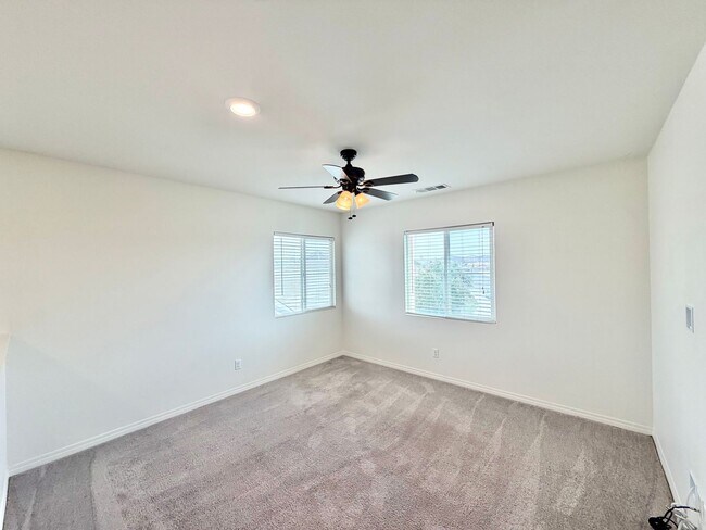 Building Photo - 30136 Sutton Ct