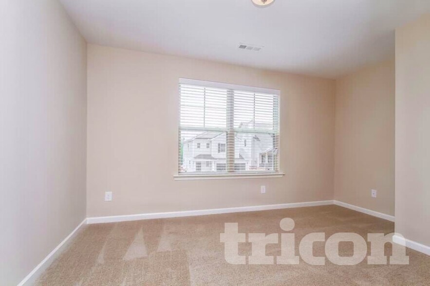 Building Photo - 7100 Colquitt Wy