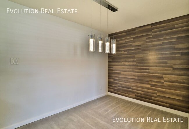 Building Photo - 5995 N 78th St