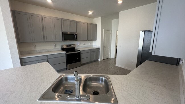 Building Photo - 2919 Sanctuary Dr